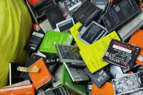 ①驿城蚁蜂三元锂电池回收价格②山特钛酸锂电池回收③UPS蓄电池回收